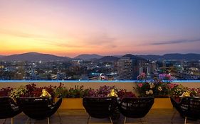 โนโวเทล ภูเก็ต ซิตี้ โภคีธรา